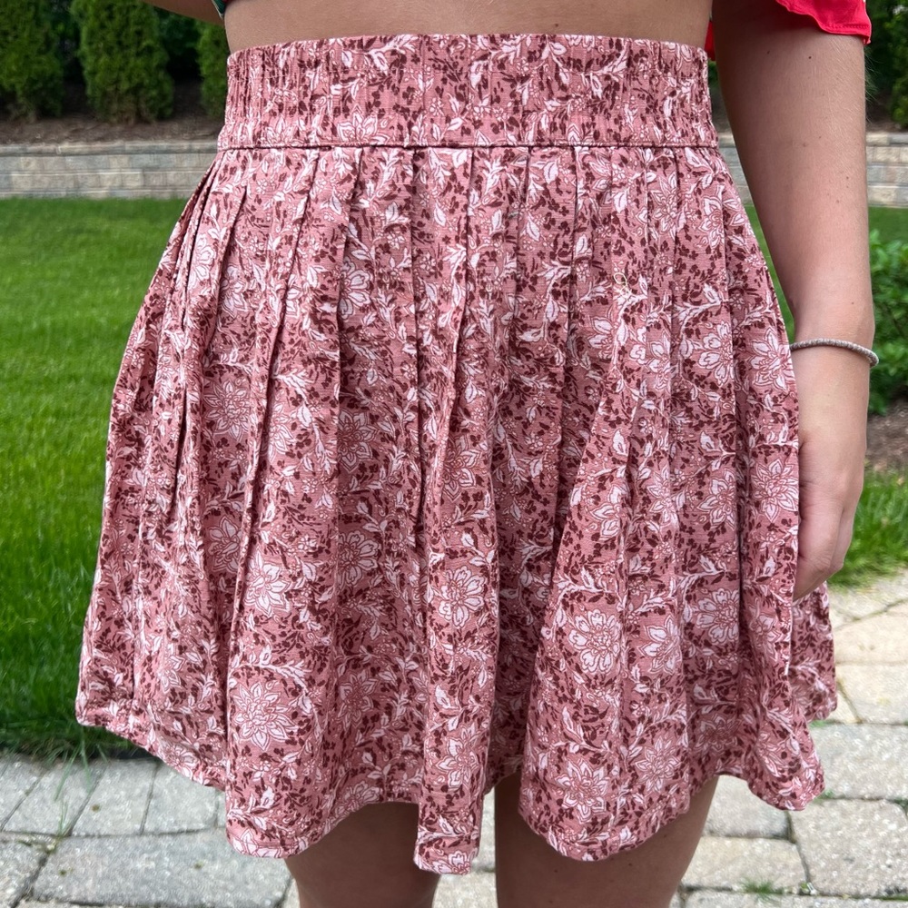 Nude pink skirt
